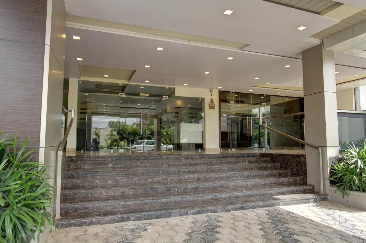 Hotel Le Grande Bijāpur Dış mekan fotoğraf