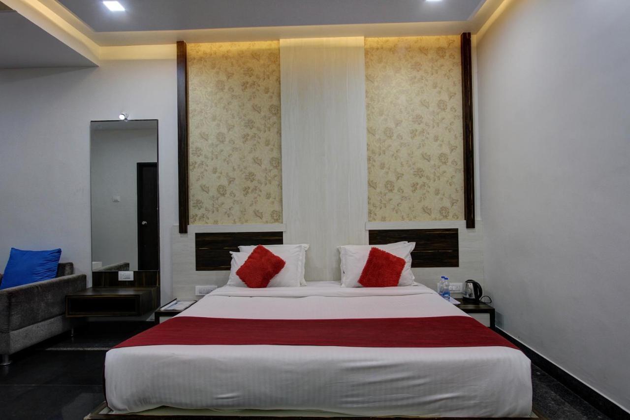 Hotel Le Grande Bijāpur Dış mekan fotoğraf