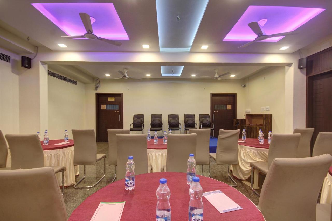 Hotel Le Grande Bijāpur Dış mekan fotoğraf