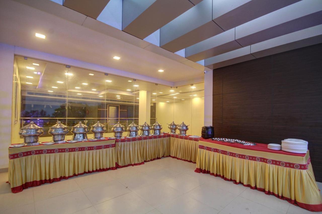 Hotel Le Grande Bijāpur Dış mekan fotoğraf