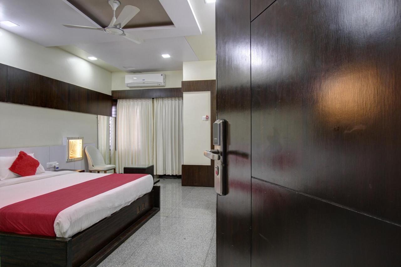 Hotel Le Grande Bijāpur Dış mekan fotoğraf