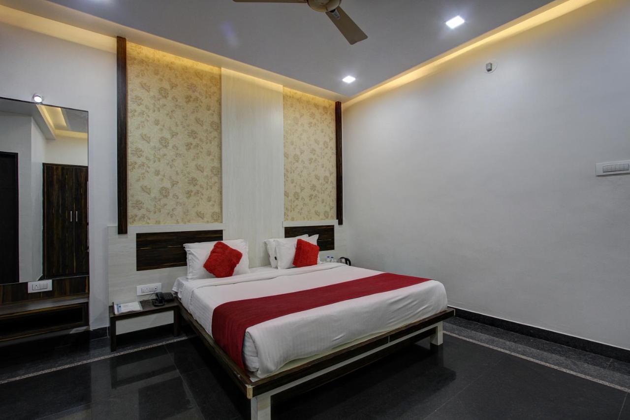 Hotel Le Grande Bijāpur Dış mekan fotoğraf