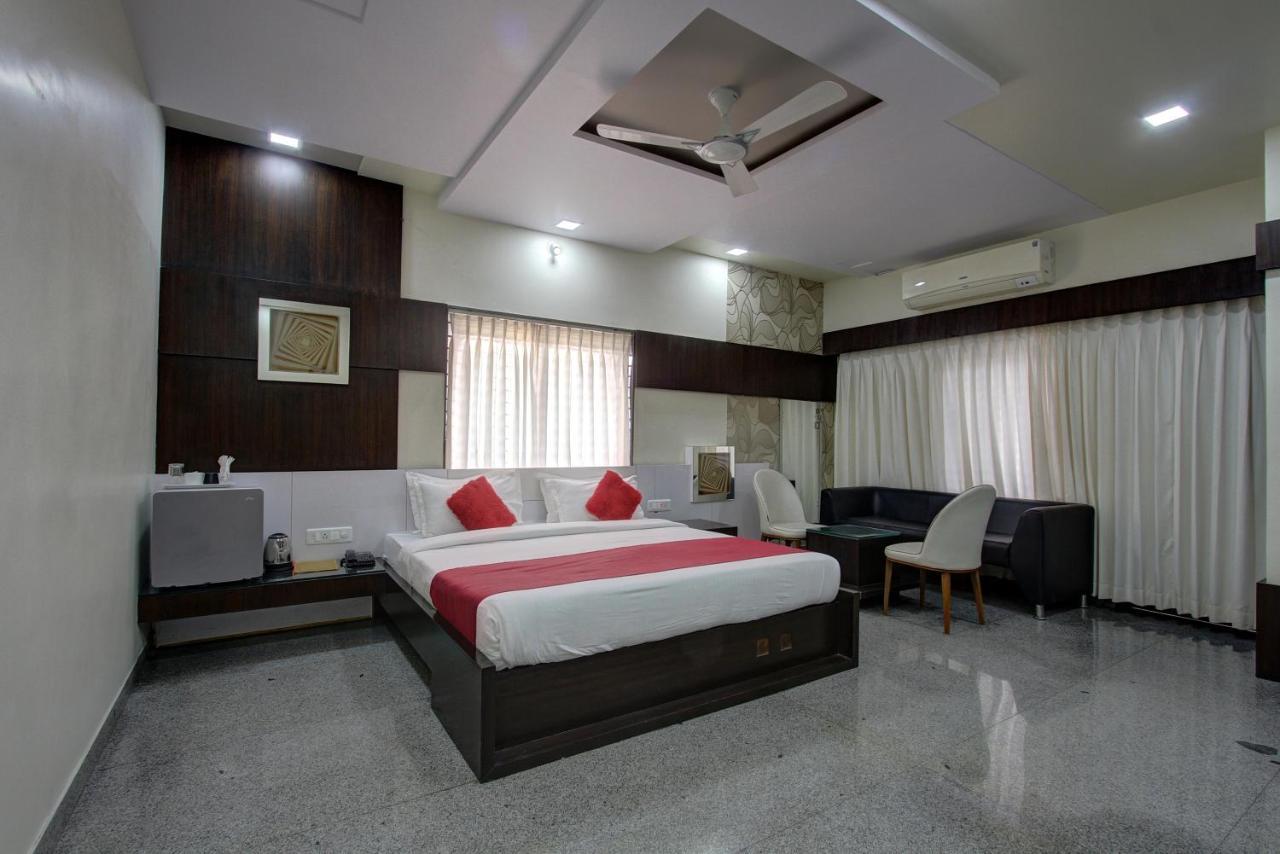 Hotel Le Grande Bijāpur Dış mekan fotoğraf