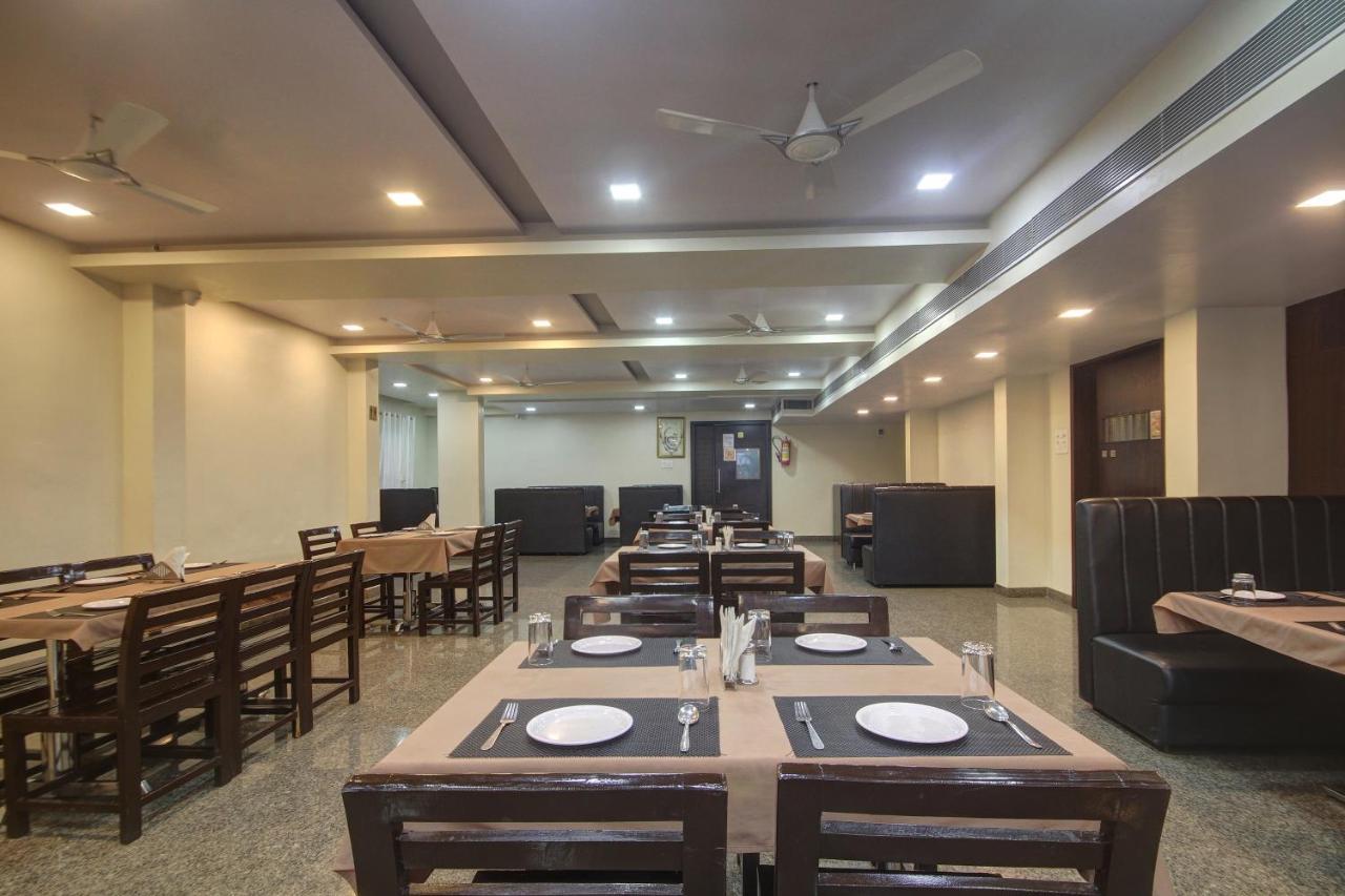 Hotel Le Grande Bijāpur Dış mekan fotoğraf